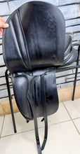 Load image into Gallery viewer, 17 1/2” Medium Ryder Saddlery Dressage Saddle - Black - English Leather