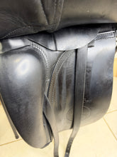 Load image into Gallery viewer, 17 1/2” Medium Ryder Saddlery Dressage Saddle - Black - English Leather