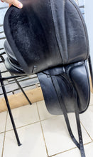 Load image into Gallery viewer, 17 1/2” Medium Ryder Saddlery Dressage Saddle - Black - English Leather