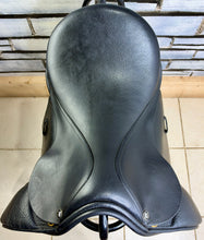 Load image into Gallery viewer, 17 1/2” Medium Ryder Saddlery Dressage Saddle - Black - English Leather