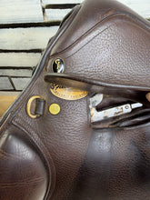 Load image into Gallery viewer, 17 1/2” MW GFS Fieldhouse Saddlery Jump Saddle - Brown - Close Contact