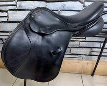 Load image into Gallery viewer, 17 1/2” MW Ideal Nayla Jump Saddle - Black - Hunt/XC/Fun Ride/Hack - Medium Wide
