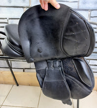Load image into Gallery viewer, 17 1/2” MW Ideal Nayla Jump Saddle - Black - Hunt/XC/Fun Ride/Hack - Medium Wide