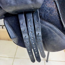 Load image into Gallery viewer, 17 1/2” MW Ideal Nayla Jump Saddle - Black - Hunt/XC/Fun Ride/Hack - Medium Wide