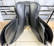 Load image into Gallery viewer, 17 1/2” MW Ideal Nayla Jump Saddle - Black - Hunt/XC/Fun Ride/Hack - Medium Wide