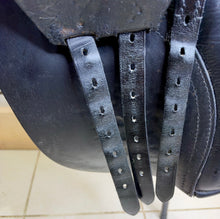 Load image into Gallery viewer, 17” W-Wide Symmonds Cambridge GP Saddle - Black - Flat Tree - Suit a Connie or Cob