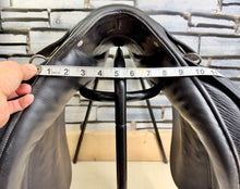 Load image into Gallery viewer, 17” W-Wide Symmonds Cambridge GP Saddle - Black - Flat Tree - Suit a Connie or Cob