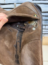 Load image into Gallery viewer, 17 1/2” Wide Fylde Marjory Suede Show/Working Hunter Saddle -Brown- Suede Top W Cob