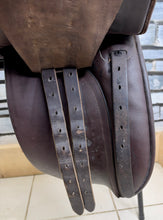 Load image into Gallery viewer, 17 1/2” Wide Fylde Marjory Suede Show/Working Hunter Saddle -Brown- Suede Top W Cob