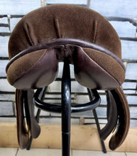 Load image into Gallery viewer, 17 1/2” Wide Fylde Marjory Suede Show/Working Hunter Saddle -Brown- Suede Top W Cob