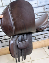 Load image into Gallery viewer, 17 1/2” Wide Ideal Show/Working Hunter Saddle -Brown- W Cob VSD