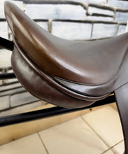 Load image into Gallery viewer, 17 1/2” Wide Ideal Show/Working Hunter Saddle -Brown- W Cob VSD