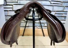 Load image into Gallery viewer, 17 1/2” Wide Ideal Show/Working Hunter Saddle -Brown- W Cob VSD