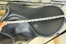 Load image into Gallery viewer, 17 1/2” Medium/Changeable Gullet Wintec Dressage Saddle - Black - Cair
