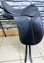 Load image into Gallery viewer, 17 1/2” Medium/Changeable Gullet Wintec Dressage Saddle - Black - Cair