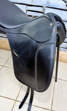 Load image into Gallery viewer, 17 1/2” Medium/Changeable Gullet Wintec Dressage Saddle - Black - Cair