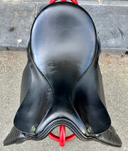 Load image into Gallery viewer, 17 1/2” Wide Oakfield Santana WH Saddle - Black