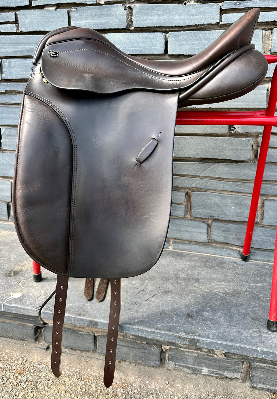 17 1/2” Medium Farrington Dressage Saddle - Brown