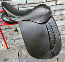 Load image into Gallery viewer, 17 1/2” Wide Oakfield Santana WH Saddle - Black