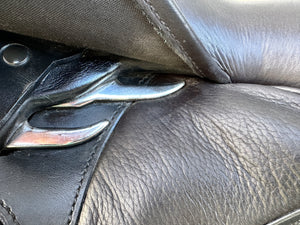 18” Changeable Gullet Wow Classique Dressage Saddle - Black