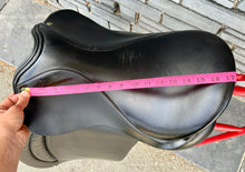 Load image into Gallery viewer, 17 1/2” Wide Oakfield Santana WH Saddle - Black