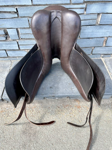 17 1/2” Medium Farrington Dressage Saddle - Brown