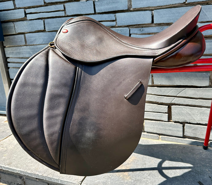 17 1/2” MN Kes Gp/VSD Saddle - Brown