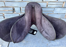 Load image into Gallery viewer, 14” Medium /MW Synthetic Pony GP Saddle - Black