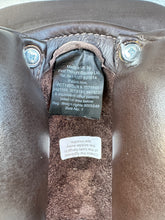 Load image into Gallery viewer, 17” Changeable Gullet Wow Classique Jump Saddle - Brown