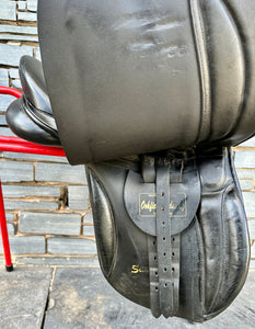 17 1/2” Wide Oakfield Santana WH Saddle - Black