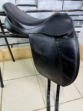 Load image into Gallery viewer, 17” Wide Spalding Britanica Dressage Saddle - Black