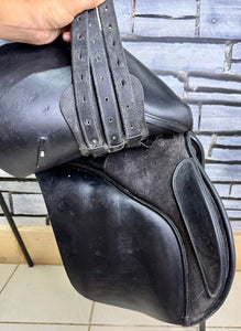16 1/2” Wide/Changeable Gullet Bates Caprilli GP Saddle - Black