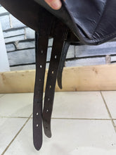 Load image into Gallery viewer, 17 1/2” Medium Silhouette MonoFlap Jump/XC Saddle - Brown