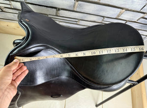 16 1/2” Wide/Changeable Gullet Bates Caprilli GP Saddle - Black