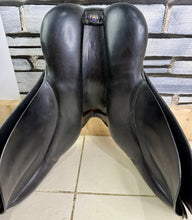 Load image into Gallery viewer, 16 1/2” Wide/Changeable Gullet Bates Caprilli GP Saddle - Black