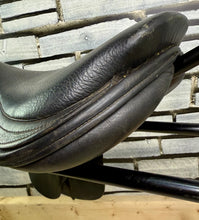 Load image into Gallery viewer, 18” Medium Oakland House Saddlery Jump Saddle - Black