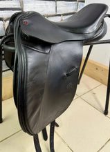 Load image into Gallery viewer, 17” Wide Spalding Britanica Dressage Saddle - Black