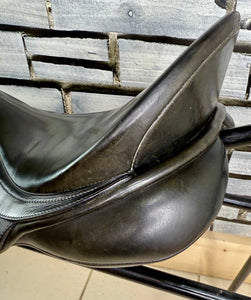 16 1/2” Wide/Changeable Gullet Bates Caprilli GP Saddle - Black