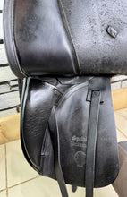 Load image into Gallery viewer, 17” Wide Spalding Britanica Dressage Saddle - Black