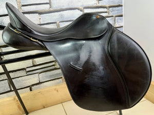 16 1/2” Wide/Changeable Gullet Bates Caprilli GP Saddle - Black