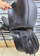 Load image into Gallery viewer, 16 1/2” Wide/Changeable Gullet Bates Caprilli GP Saddle - Black