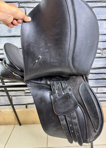 16 1/2” Wide/Changeable Gullet Bates Caprilli GP Saddle - Black