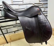 Load image into Gallery viewer, 17 1/2” Wide Albion K2 GP/VSD Saddle - Brown