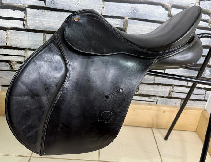 16 1/2” Wide/Changeable Gullet Bates Caprilli GP Saddle - Black