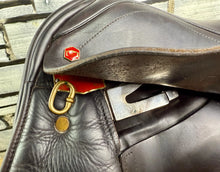 Load image into Gallery viewer, 17 1/2” Wide Albion K2 GP/VSD Saddle - Brown