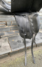 Load image into Gallery viewer, 17 1/2” MW Albion SL Dressage Saddle - Black