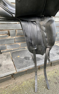 17 1/2” MW Albion SL Dressage Saddle - Black