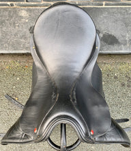 Load image into Gallery viewer, 17 1/2” MW Albion SL Dressage Saddle - Black