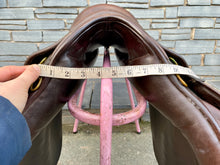 Load image into Gallery viewer, 17 1/2” Medium (Generous) Ideal Event Saddle - Brown