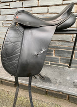 Load image into Gallery viewer, 17 1/2” MW Albion SL Dressage Saddle - Black